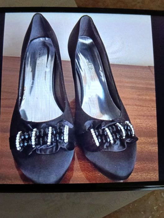 Дамски обувки и сандали