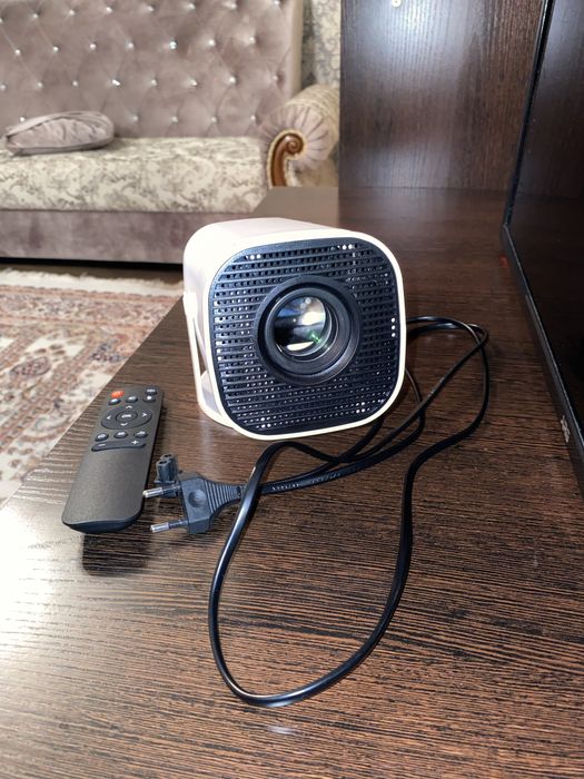 Домашний проектор HY320