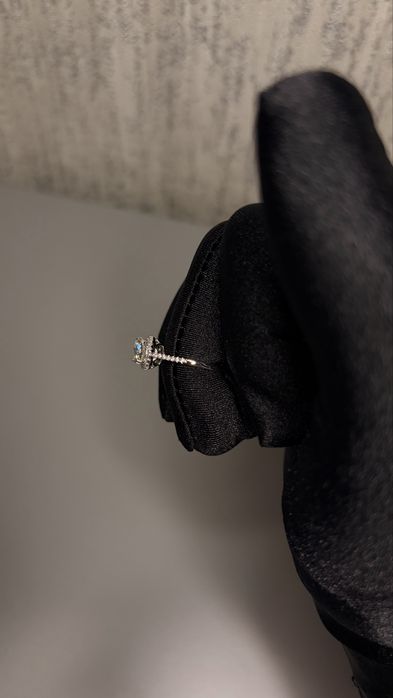 Пръстен с moissanite VVS1, 1.0 карата.