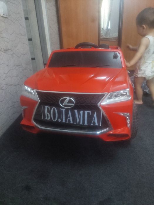 Bolalar moshinasi pultli