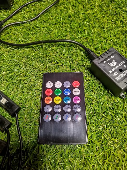 Kit interior LED 12 SMD RGB Cu Telecomanda, Controler Senzor De Sunet