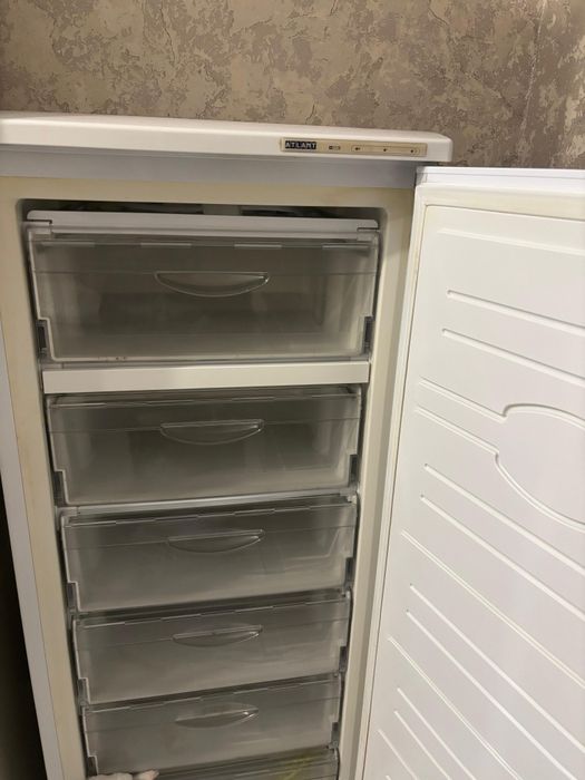Продам морозильник