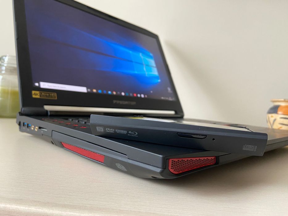 Laptop Acer Predator G9 de 17”, i7 si 48GB - IMPECABIL
