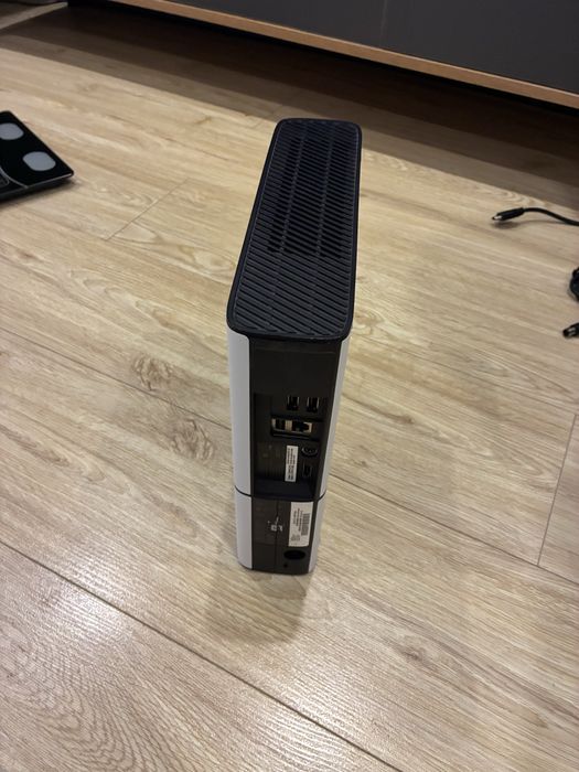 Продам xbox 360 e