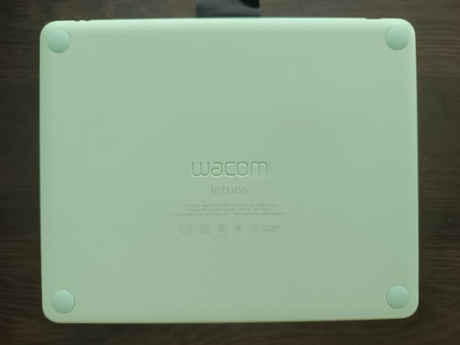 Wacom Intuos S - чисто нов, неизползван графичен таблет,пълен комплект