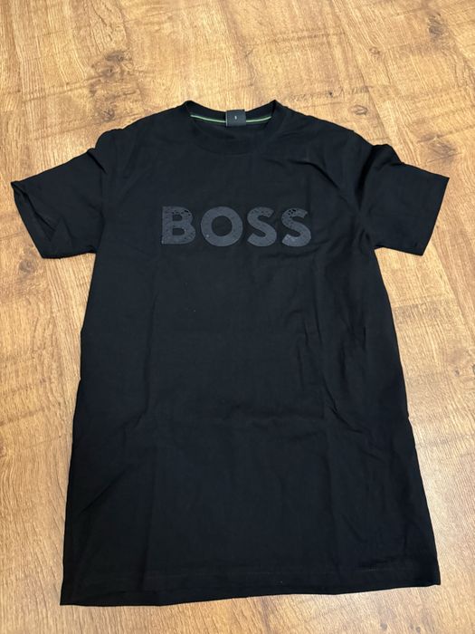 Неупотребявана тениска на HUGO BOSS