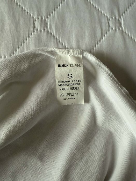 Бяла тениска Black Island – размер S