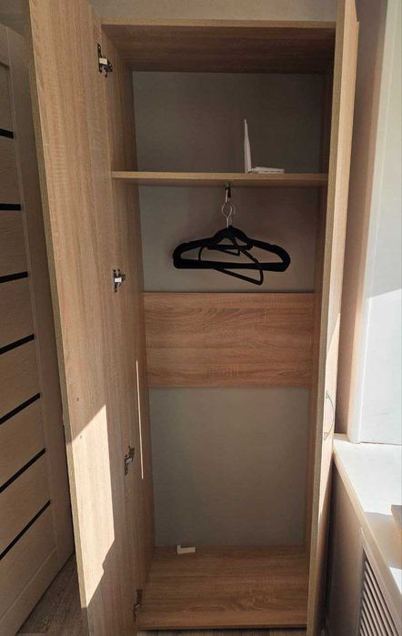 Продам шкаф для одежды.