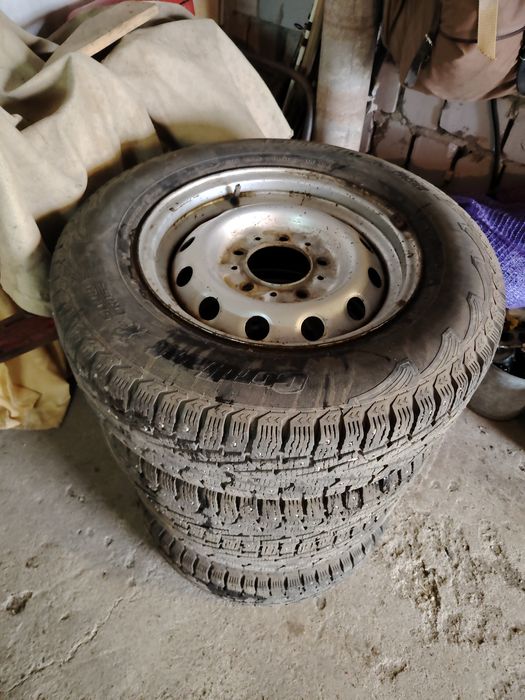 Продам зимнюю резину