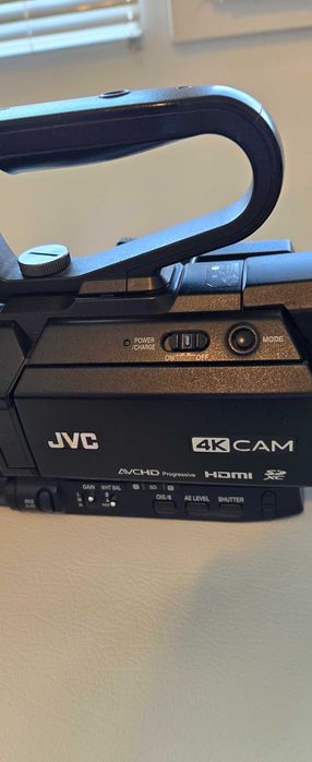 Видео камера   JVC 4 K CAM - AVCHD