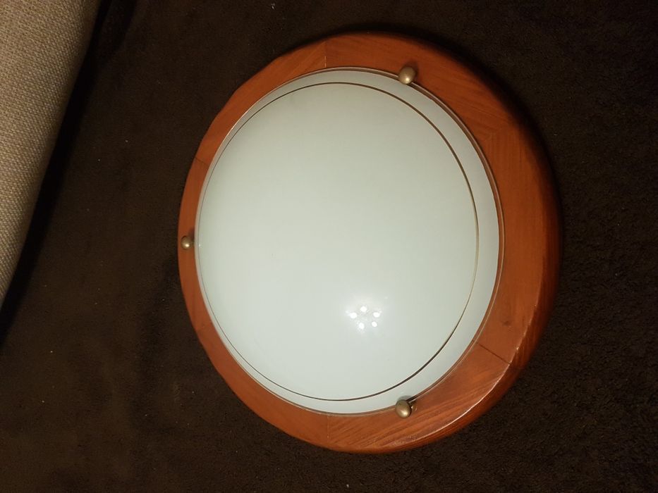 Vand doua plafoniere