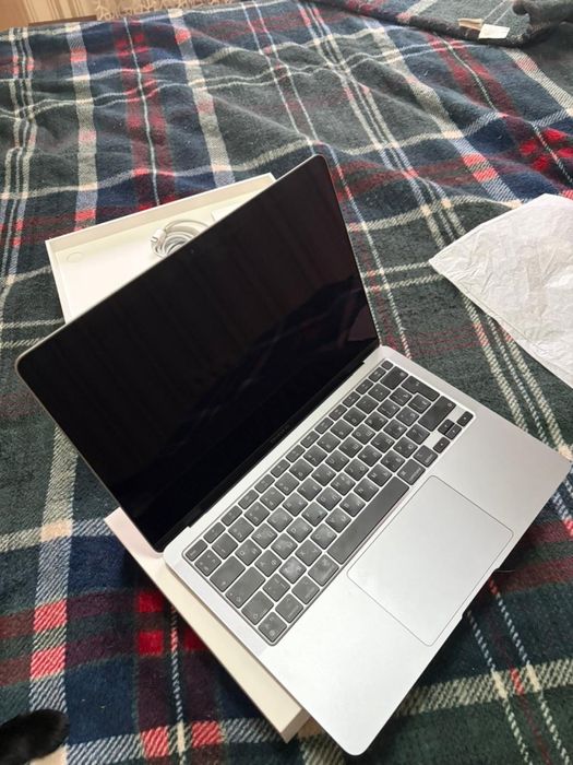 Продается новый MacBook Air 13