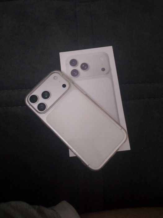 IPhone 17 Pro мах телефон