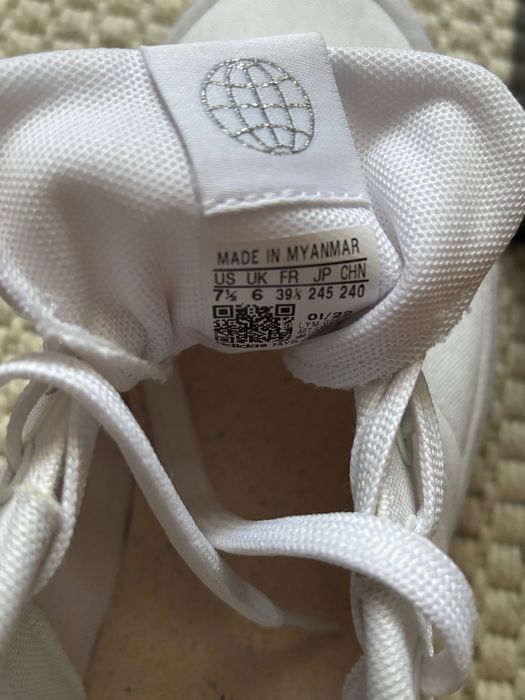 Tenesi Adidas noi femei