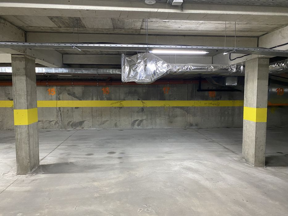 Паркомясто под наем за ЕА