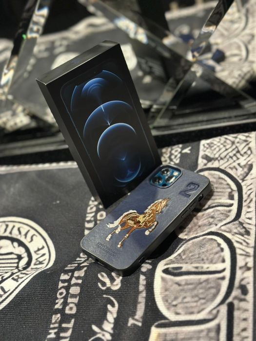 Айфон 12 про.