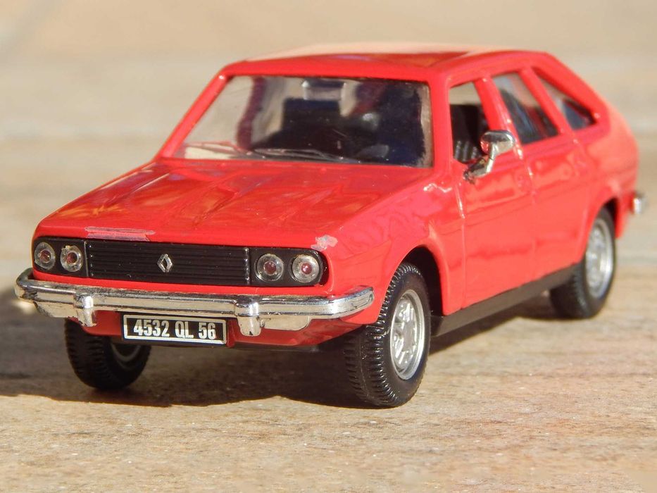 Macheta Renault 30 1975–1984 scara 1:43 Norev Franta uzata