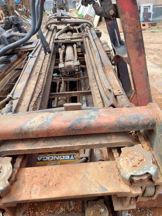 Стрела Мотокарна мачта  височина на повдигане 5 м.