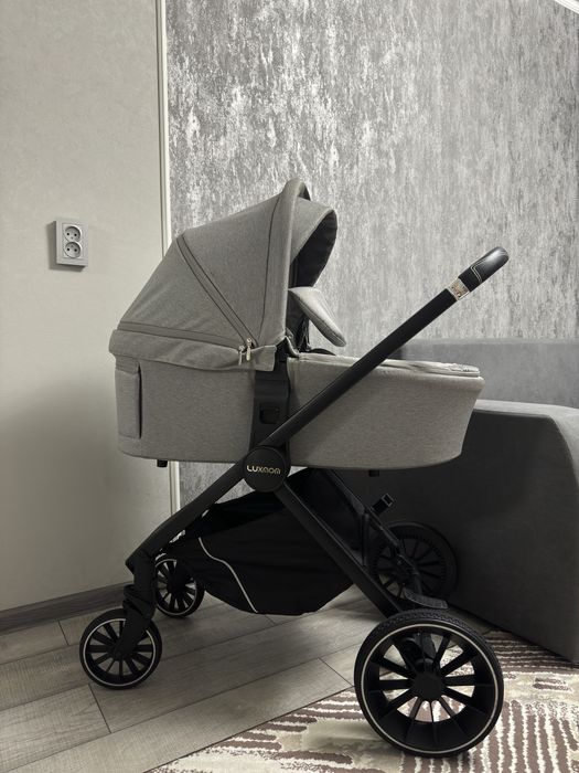 Продам коляску Lux Mom 3в1