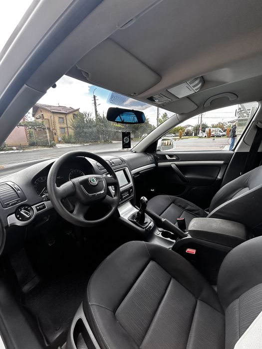SKODA Octavia 2011 — imagine 4