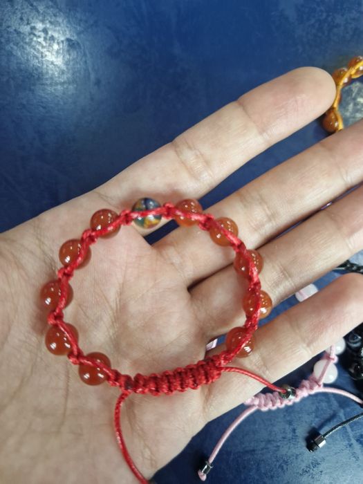 Детские браслеты из натуральных камней. Bolalar uchun brasletlar