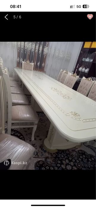 Стол со стульями