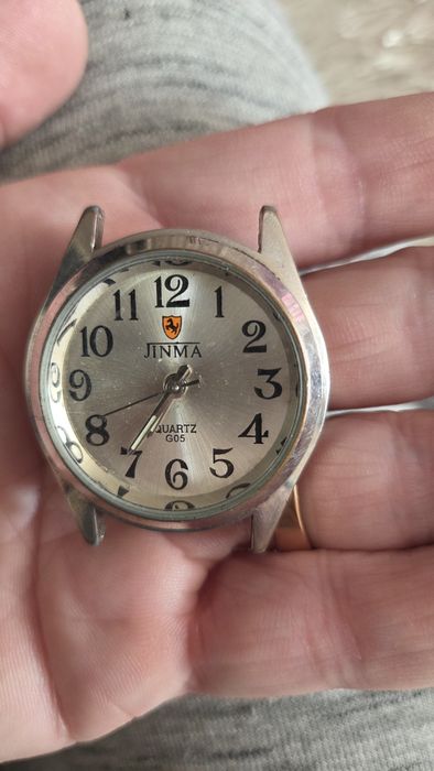 Продаю часы б/у разные