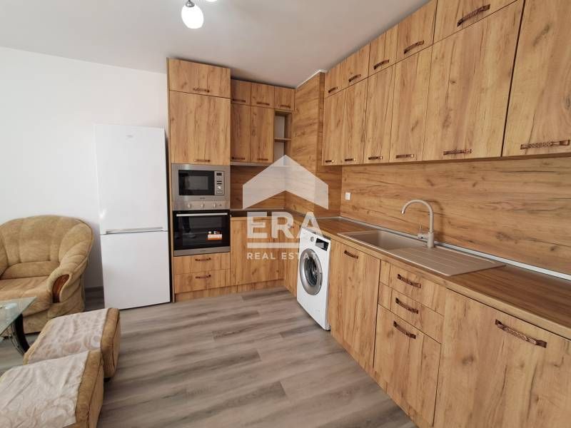 Дава се под наем Двустаен апартамент в Варна, Победа - 71 кв.м за 486 € - Снимка #2