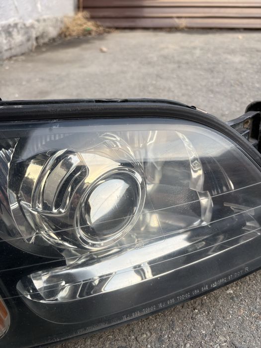 Продам фары на субару аутбэк