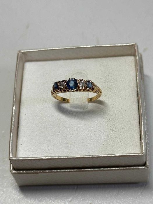 INEL AUR 18K + 3 SAFIRE = 0.30CT + 2 DIAMANTE = 0.10CT - Anglia - 3.4g. - Vintage !