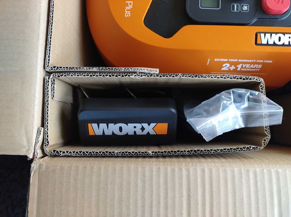 Робот косачка за трева Worx Landroid plus WR167E до 700m²