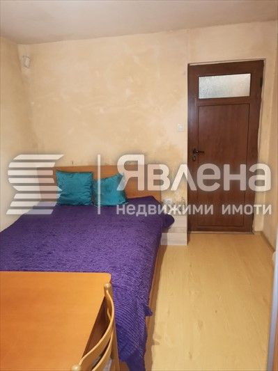 Дава се под наем Едностаен апартамент в Бургас, Център - 33 кв.м за 255 € - Снимка #2
