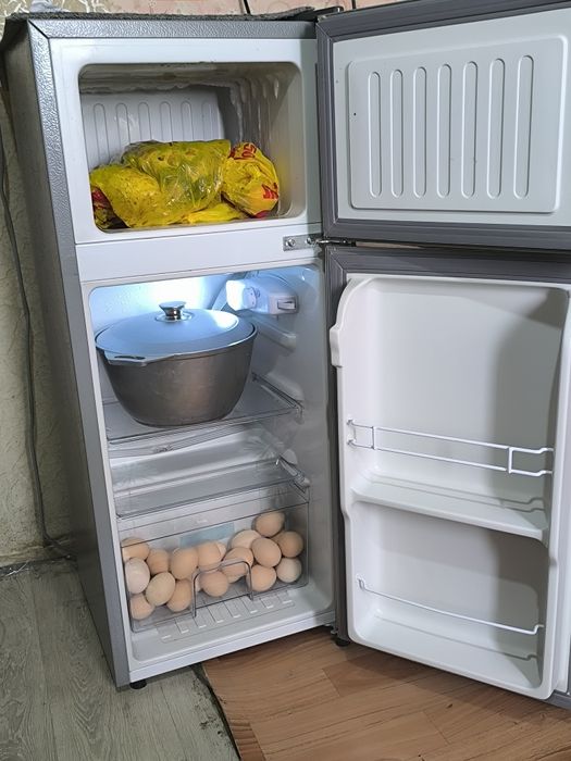 Холодильник продаётся