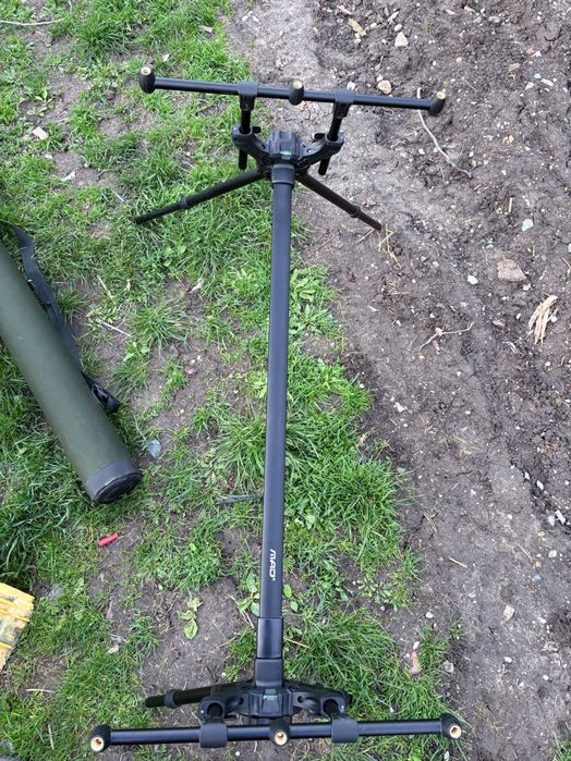 Vând două rod pod-uri pescuit mai multe detalii în privat