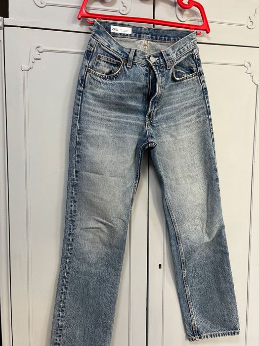 Продам джинсы оптом ,женские все оригинал, все отдам за одну сумму.