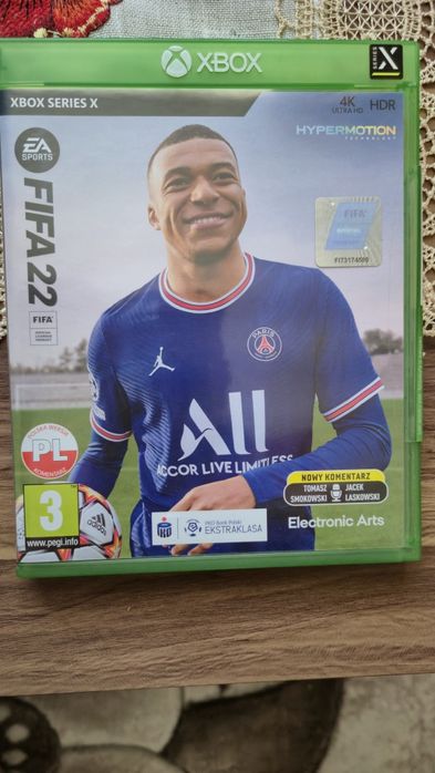 Vand Fifa 22 pentru xbox series x