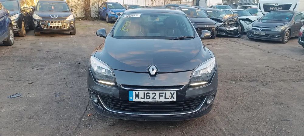 Dezmembrari / Dezmembrez Renault Megane 3 Hatchback (X95) 1.6 Benz K4M848 cutie viteze manuala cod culoare Negru