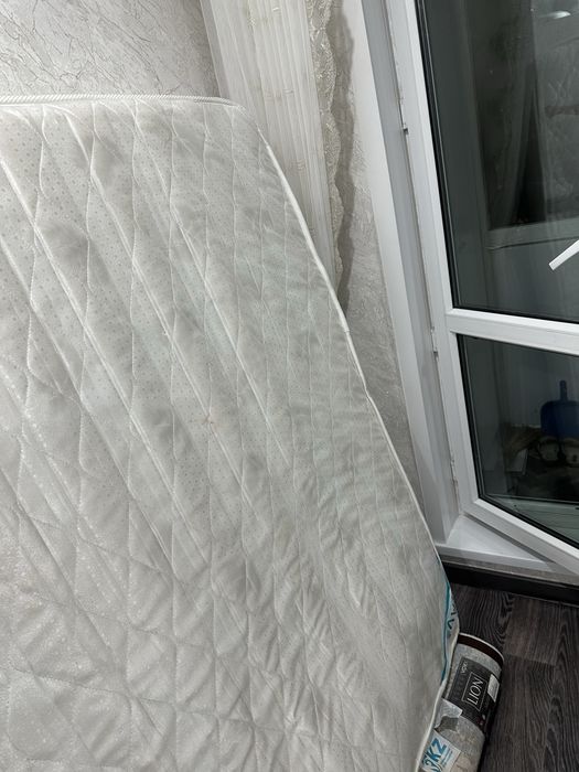 Матрас срочно продам 160/200
