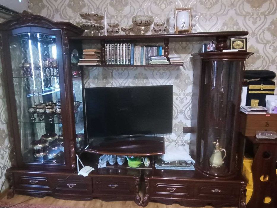 Китайская мебель (горка) Б/У самовывоз