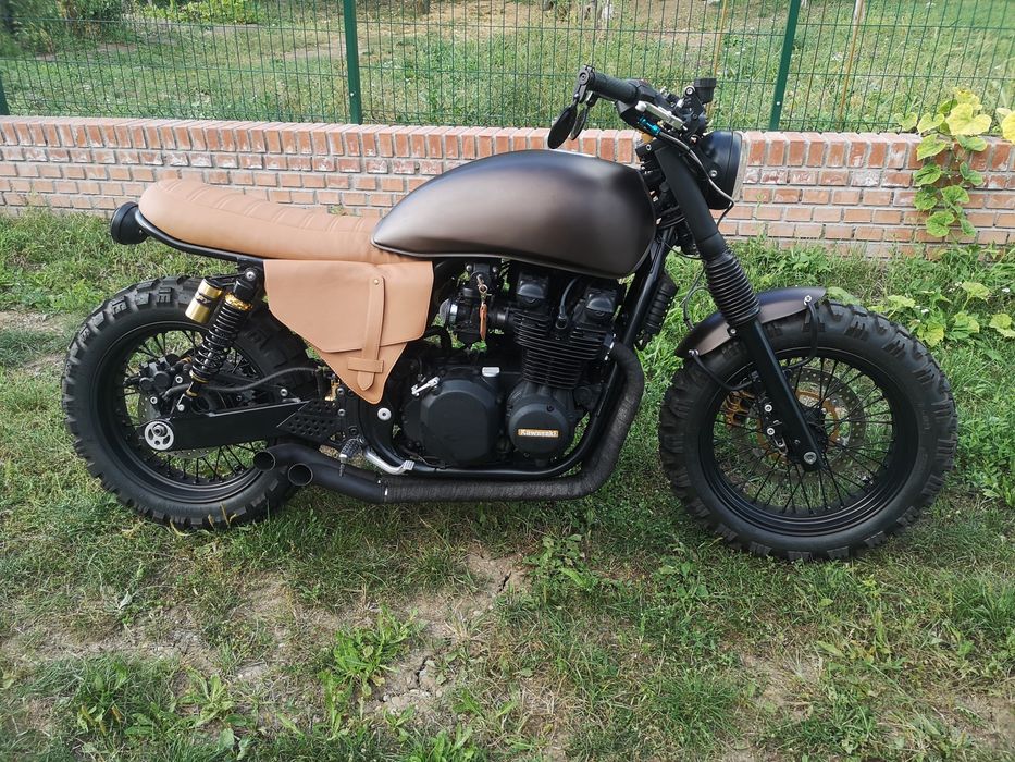 Kawasaky zephyr 750 custom cafe racer