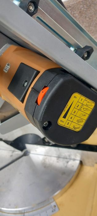 Circular staționar cu masă combinat 2 în unu