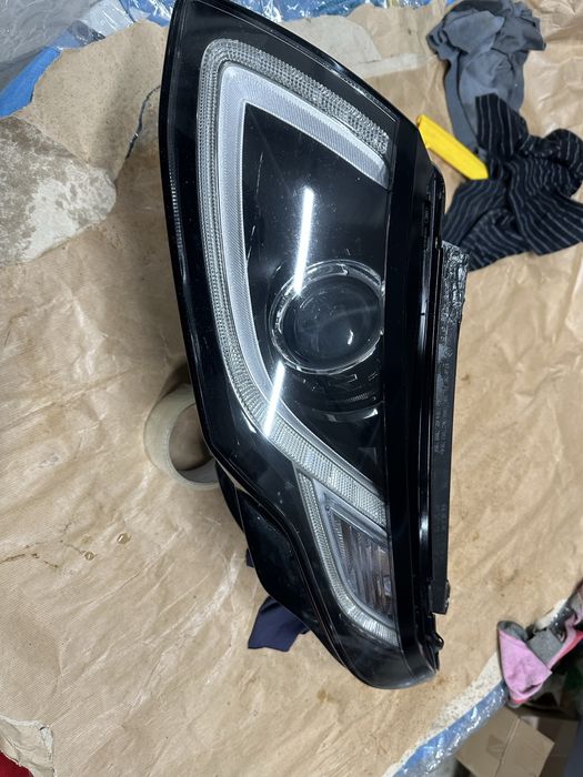 Far stânga bi xenon led range rover evogue.cod:gj32-13w030.