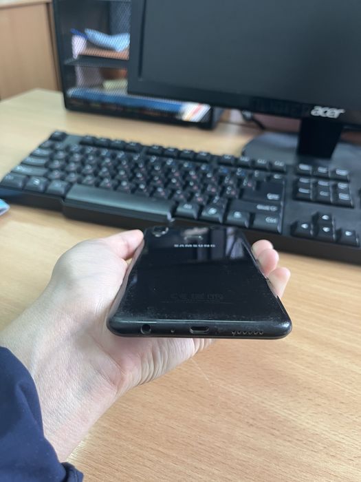 Продам Samsung Galaxy A10