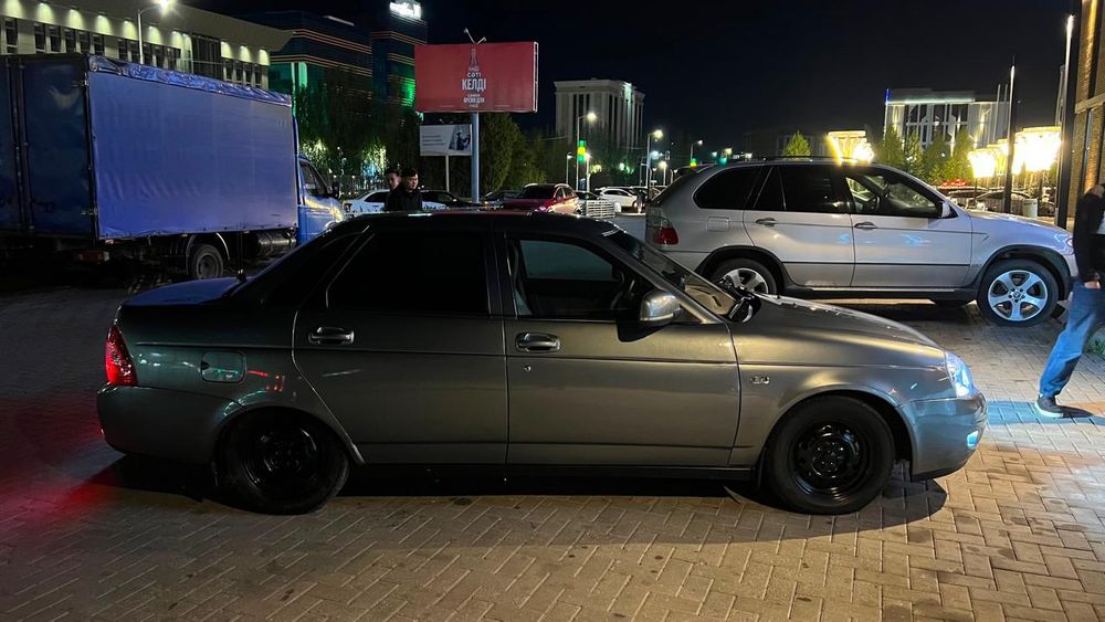 Lada priora 2008