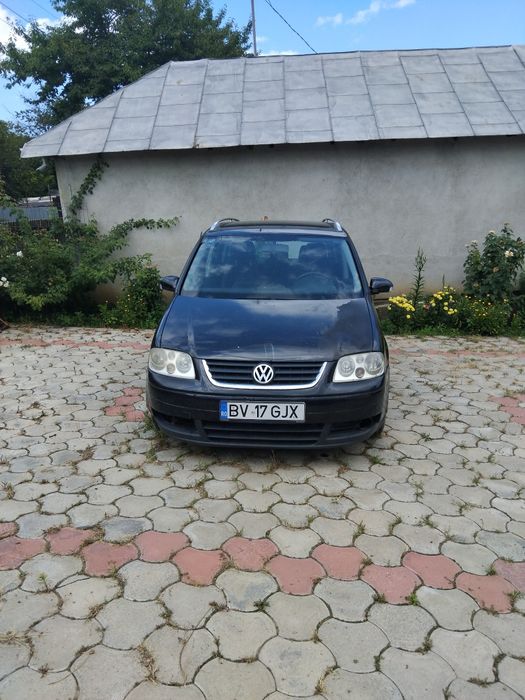 VOLKSWAGEN Touran