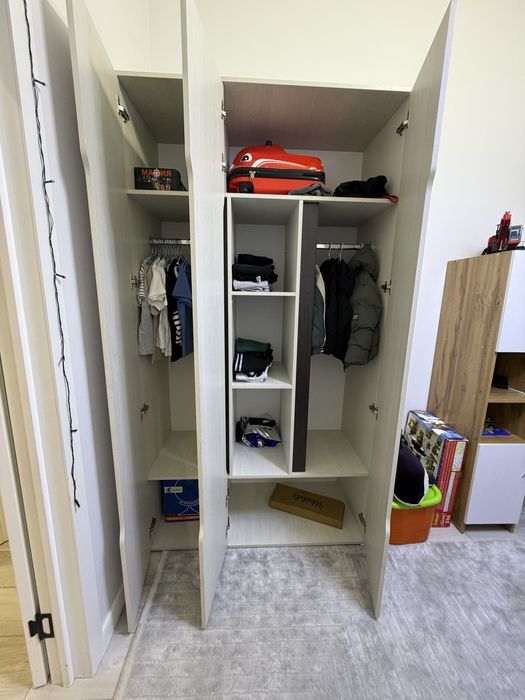 Шкаф для одежды.