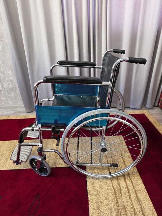 Инвалидное кресло-коляска складная