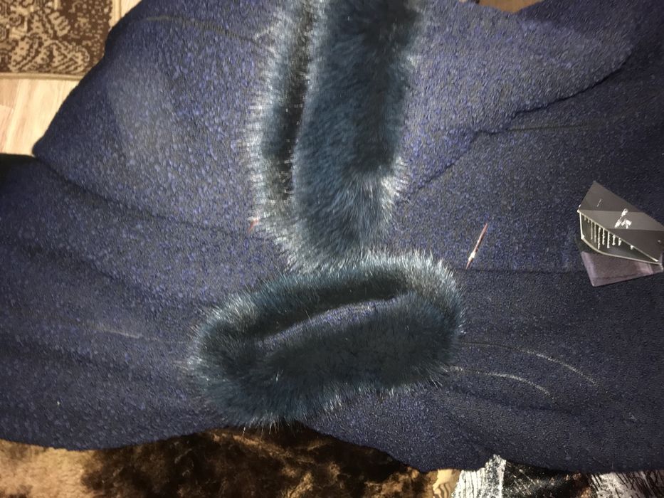 Пальто зимнее с капюшоном