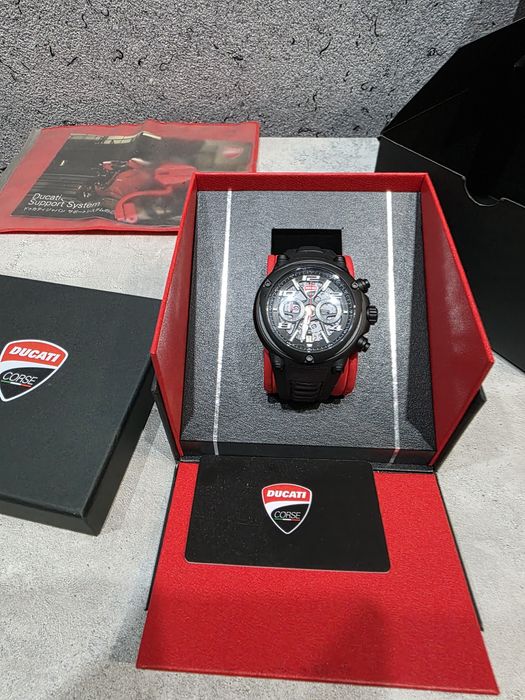 Продам часы Ducati