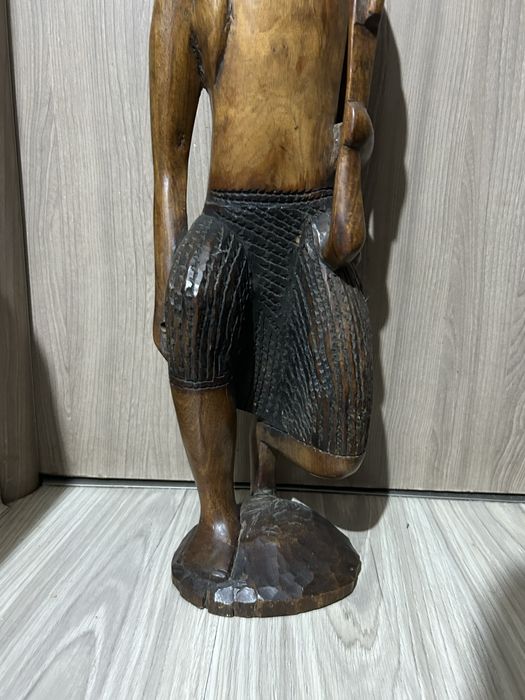 Statueta africana din lemn